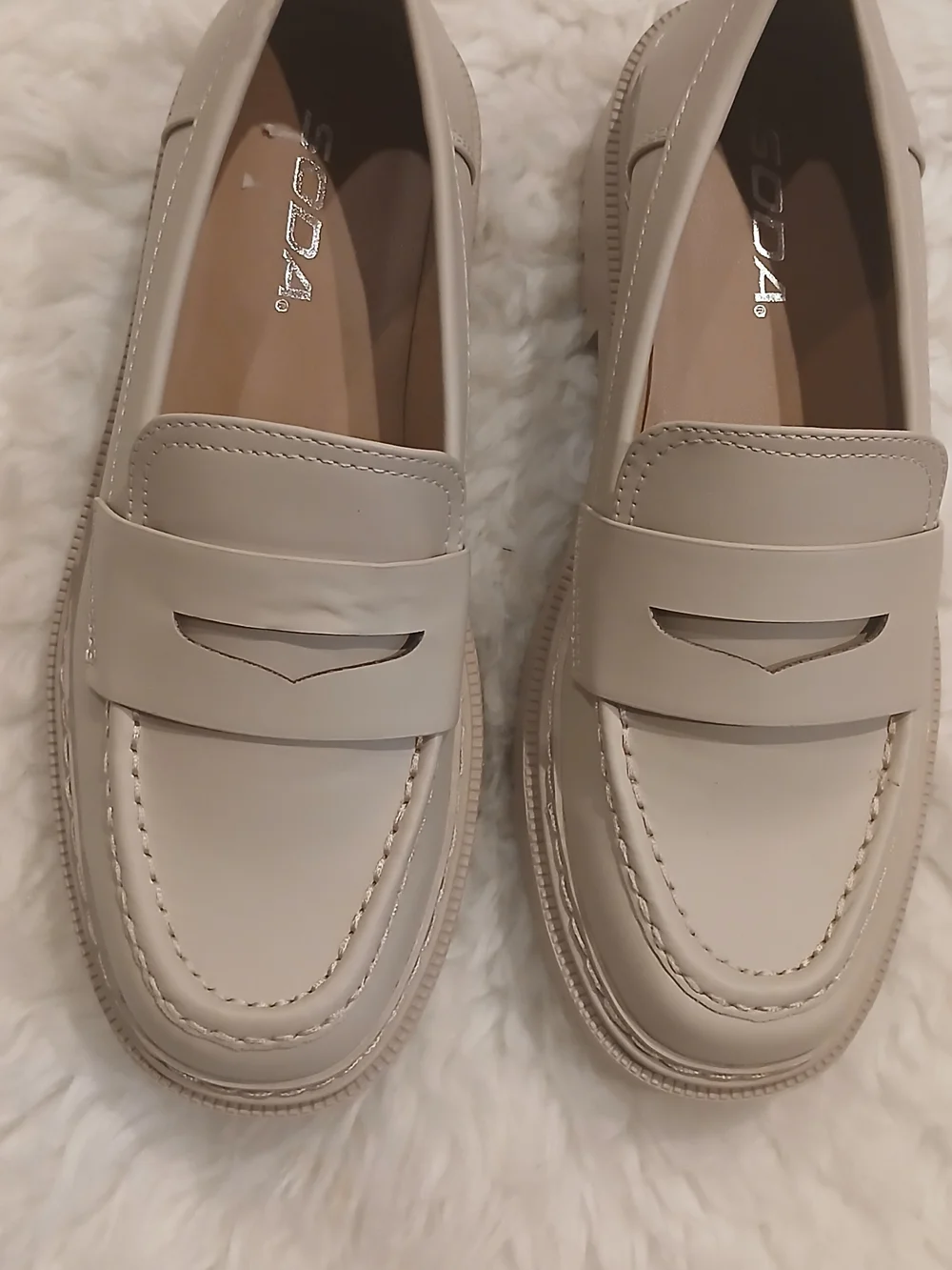 Soda Taupe Lug-Sole Penny Loafers Size 7.5 Women's